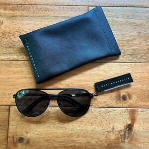 Quay Sunglasses - NWT